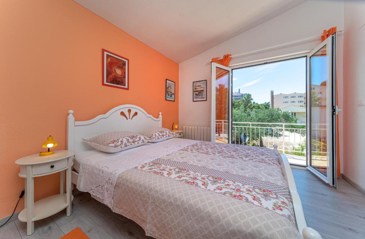 Apartments Villa Lilla Baska Voda Exterior photo