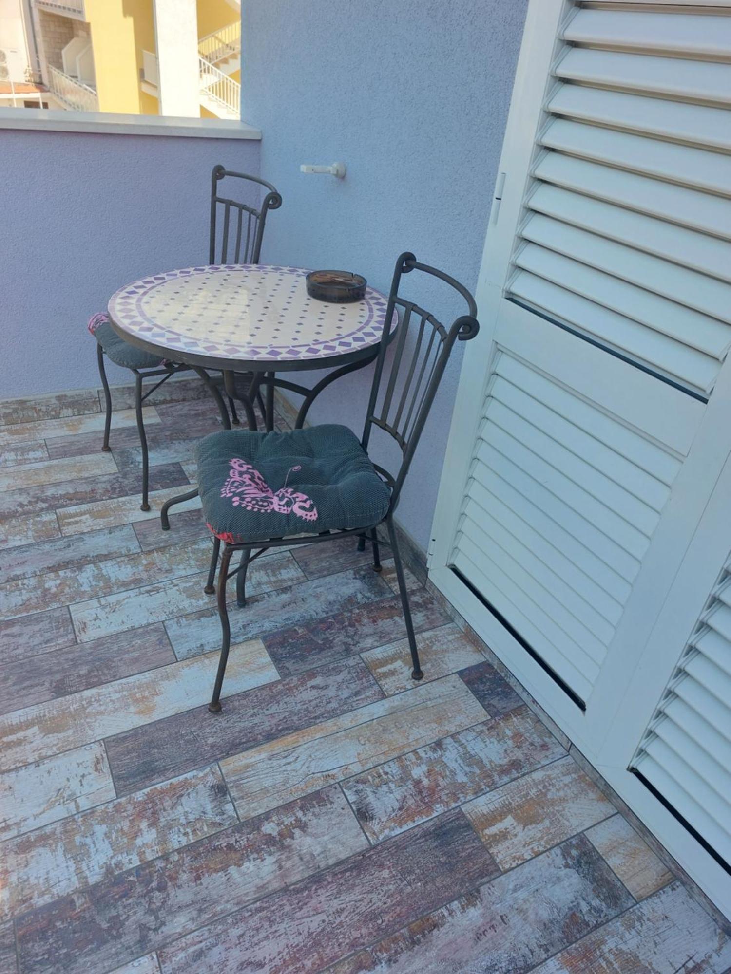 Apartments Villa Lilla Baska Voda Room photo