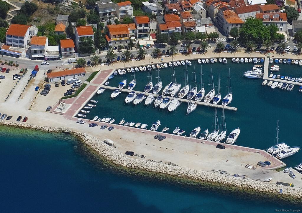 Apartments Villa Lilla Baska Voda Exterior photo