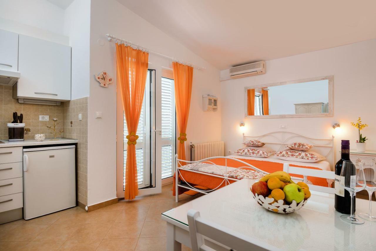 Apartments Villa Lilla Baska Voda Exterior photo